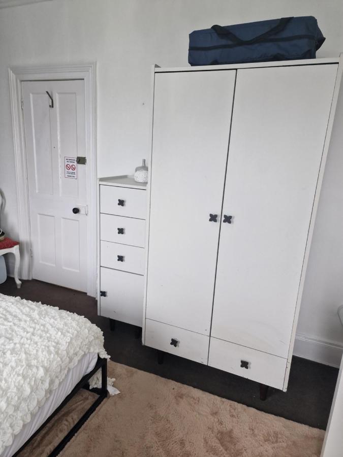 Double Rooms, Free Continental Breakfast, Pics And Full Address Sent After Booking, 2 Miles To City Centre Belfast Exterior foto